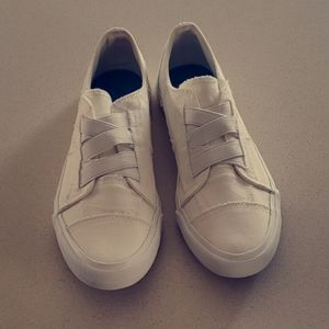 Women's Blowfish Slipons Size 9